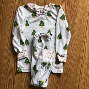 2/$15. 2T pajama set- white with Christmas trees- like new
